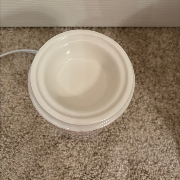 Scentsy Warmer - Picture 2 of 4